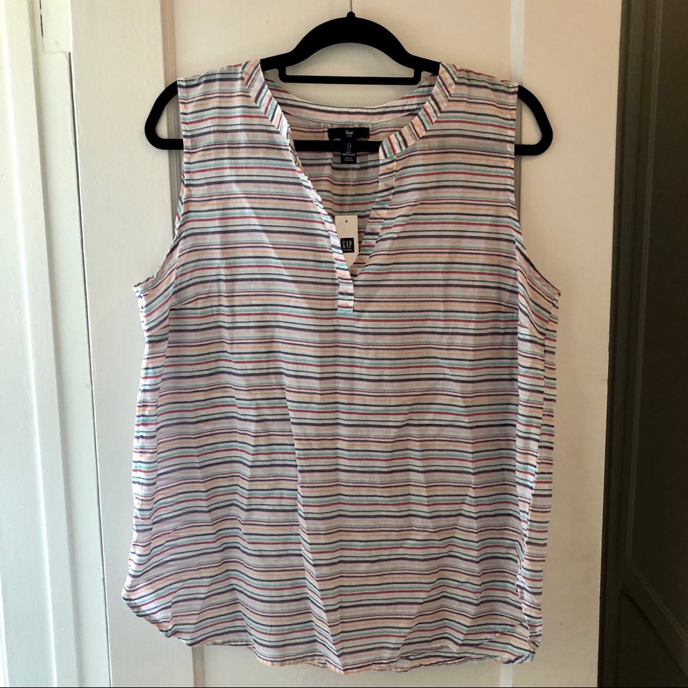 GAP V-Neck Sleeveless Blouse